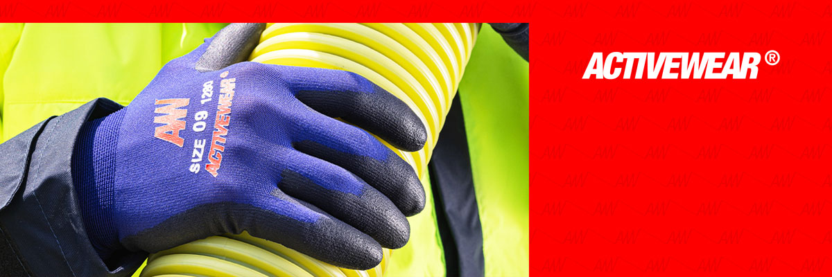 Håndverker iført arbeidshansker