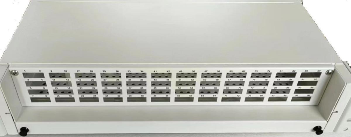 Fiberpanel Ducatel 2U med adapret 48 - Fiberpanel 2U med adapret 48 LC/UPC