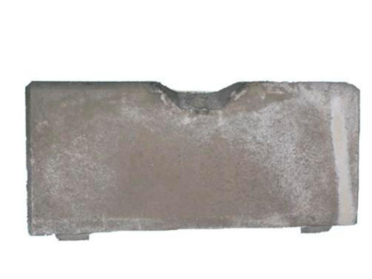 Betongfundament 1100mm med hullfeste, "Grisen" - 1100 x 450 x 500 Sperrestein "Grisen" m/hull og låsering